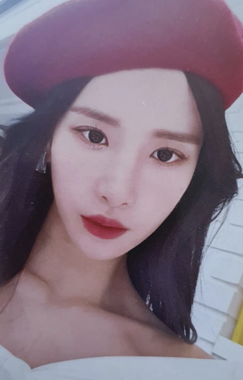 SeolA Cosmic Girls photocard from Photocard