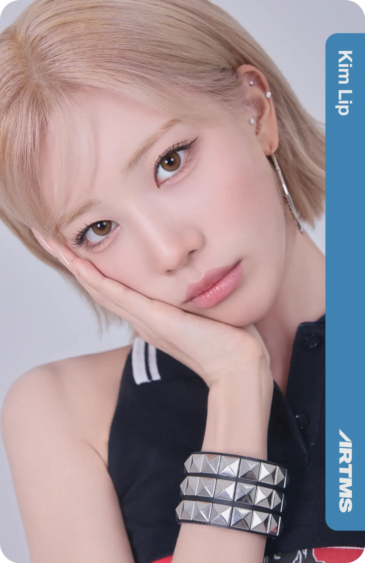 Kim Lip ARTMS photocard Atom02 Double Class Objekt