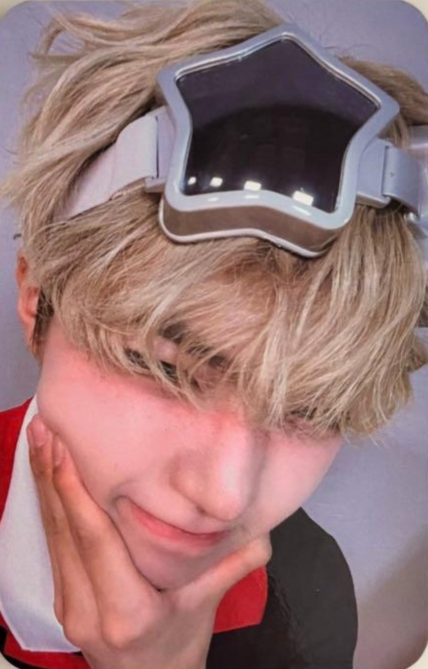 ON:N ALL(H)OURS photocard - VCF Photocard