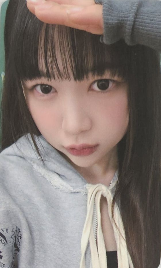 Yeon Hearts2Hearts photocard from Preorder