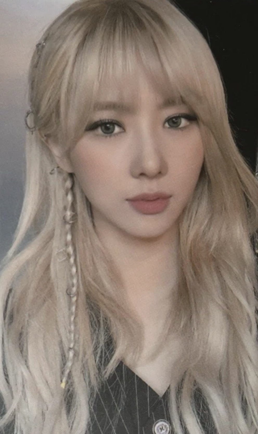 Yoohyeon Dreamcatcher photocard from Preorder Benefit