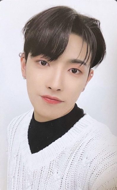 Hongjoong ATEEZ photocard from Photocards