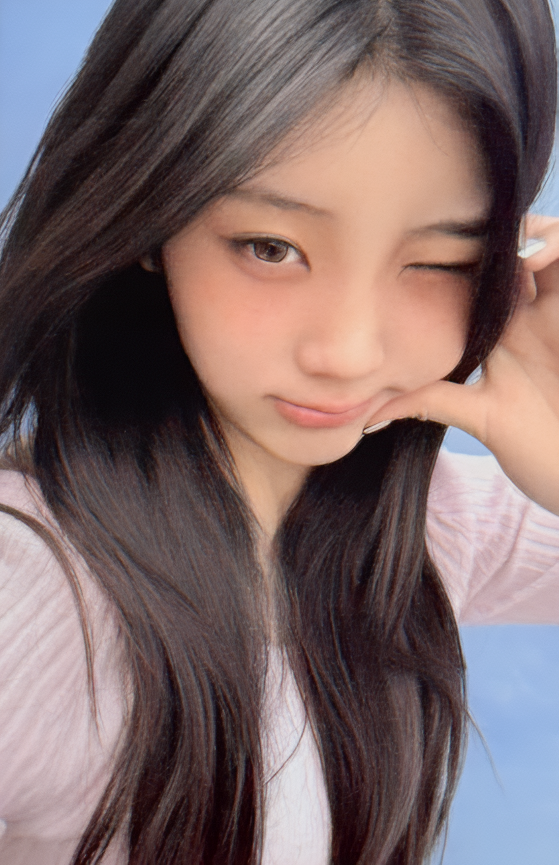 Wonhee ILLIT photocard from Preorder
