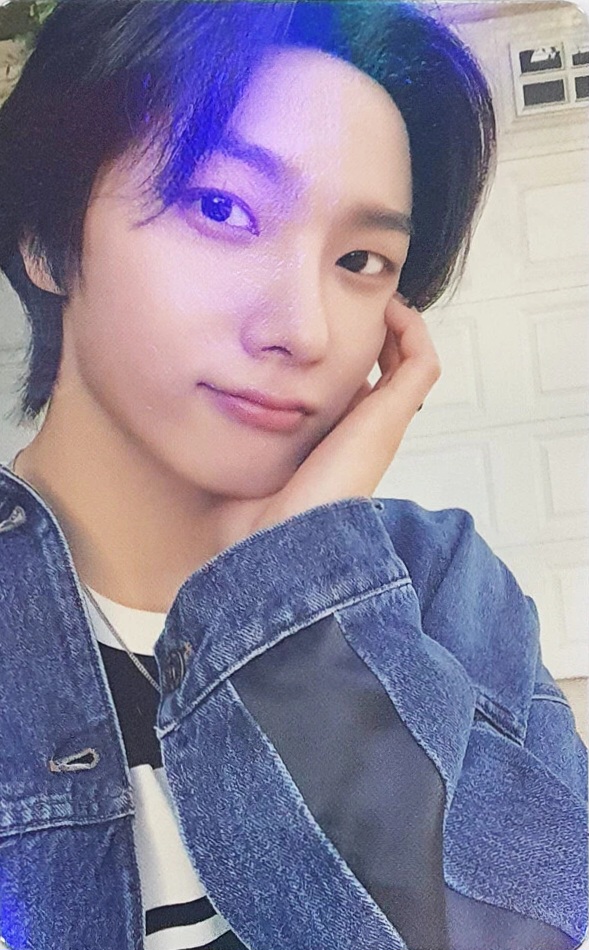 Sungho BOYNEXTDOOR photocard from Holographic Preorder