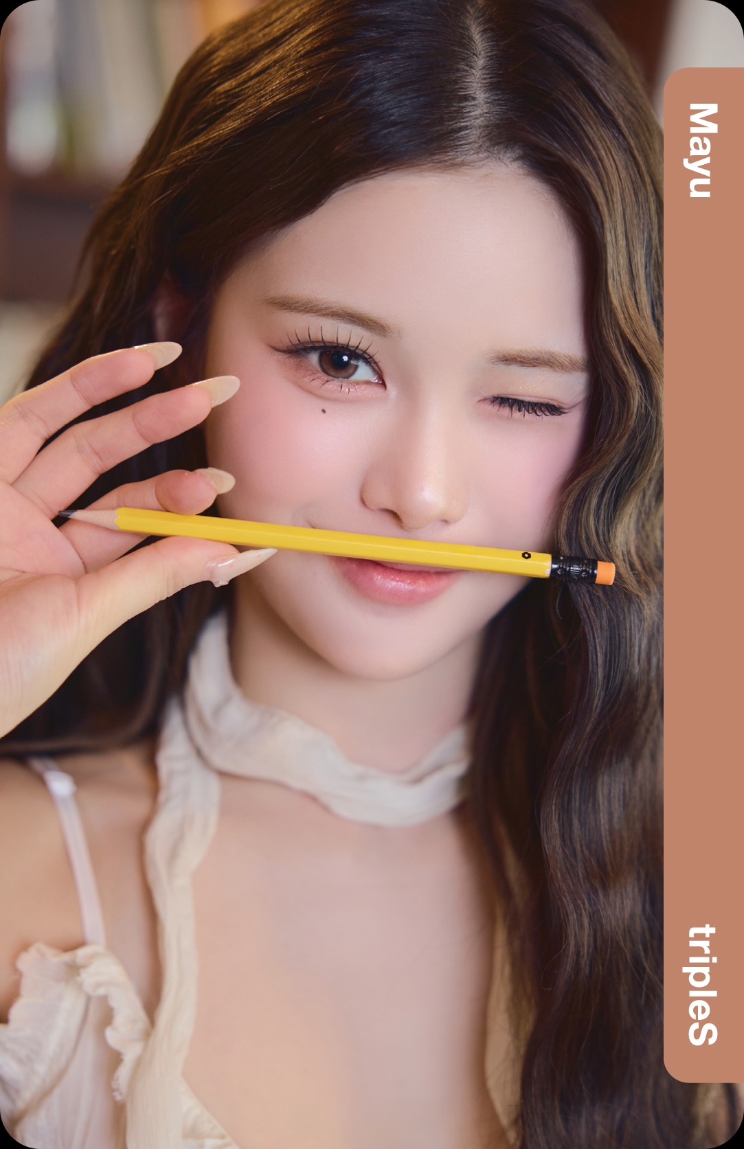 Mayu tripleS photocard - LOVE&POP pt.1 Showcase Objekt Pack