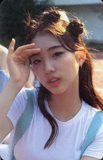 Yeojin LOONA photocard from Random Photocard