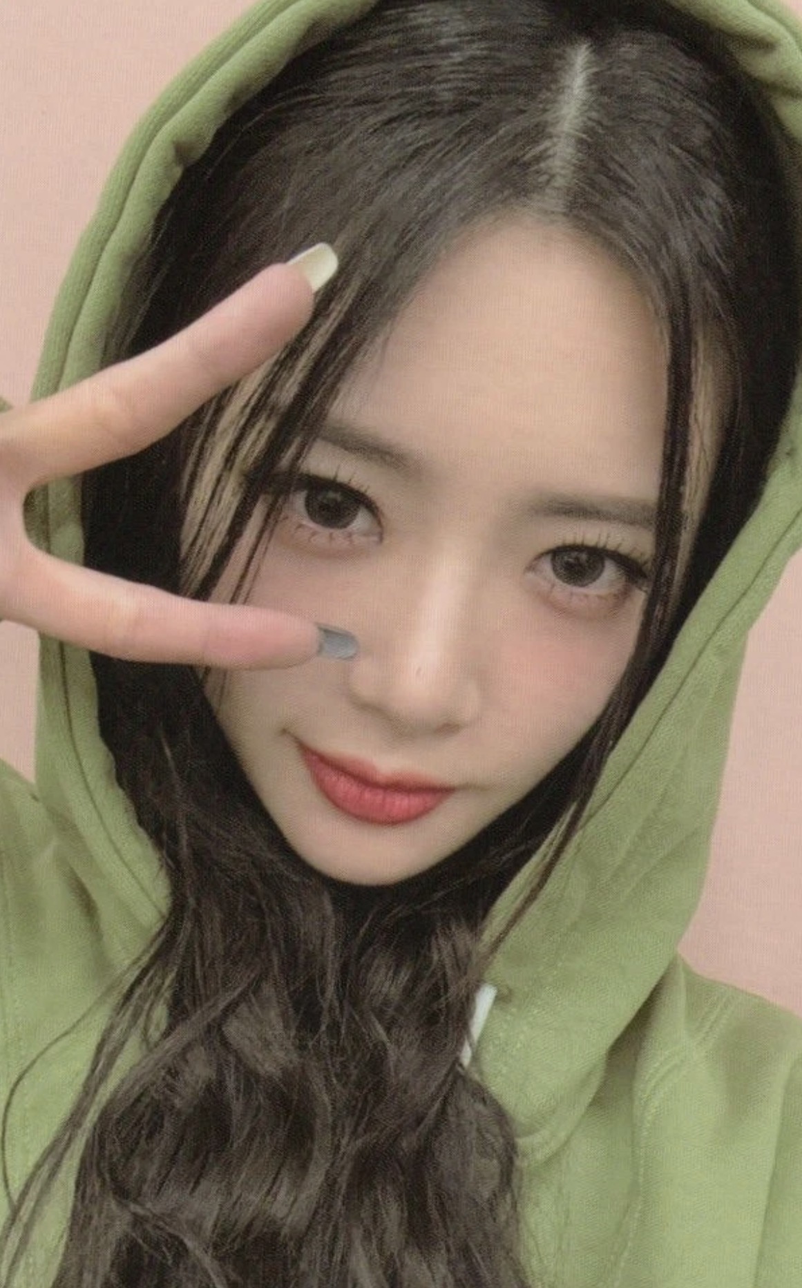 JiU Dreamcatcher photocard from Hoodie merch photocard