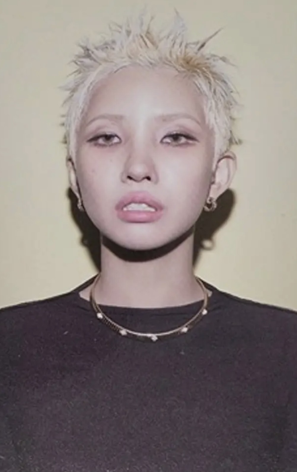 Soyeon I-DLE photocard from QR Card