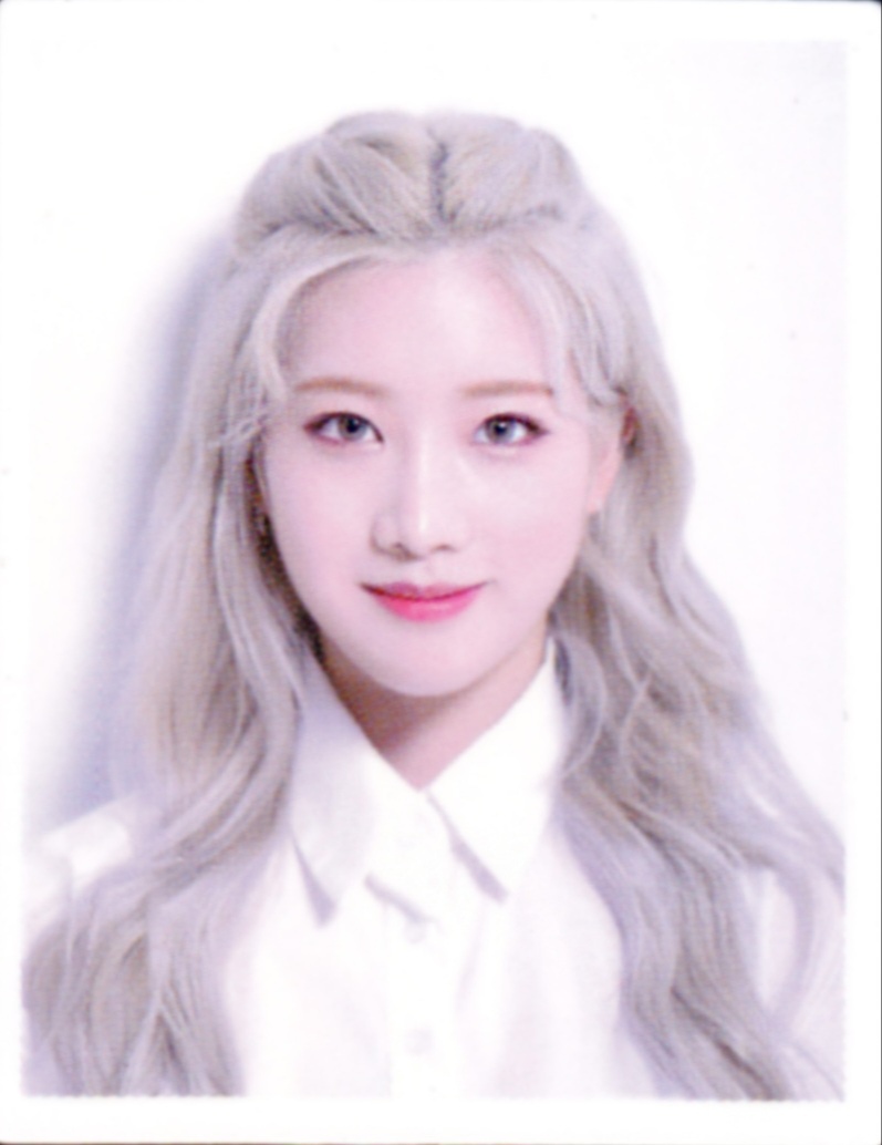 Kim Lip LOONA photocard from ID Photo Set