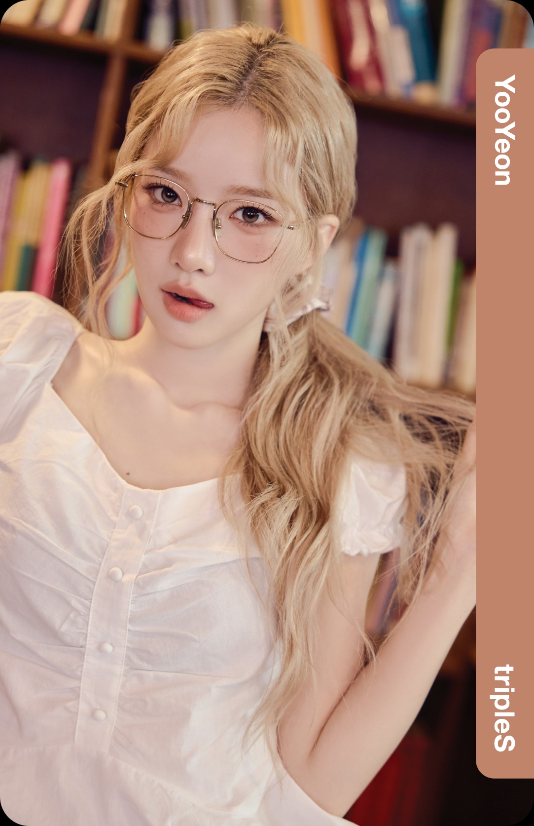 Yooyeon tripleS photocard from Showcase Objekt Pack