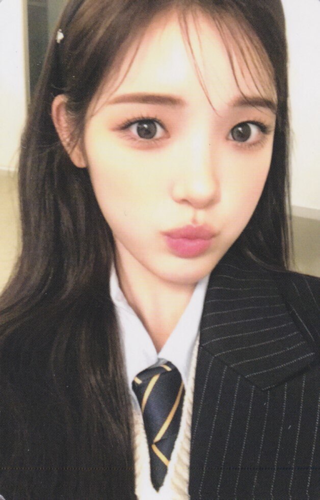 Yuha Hearts2Hearts photocard Random Trading Card