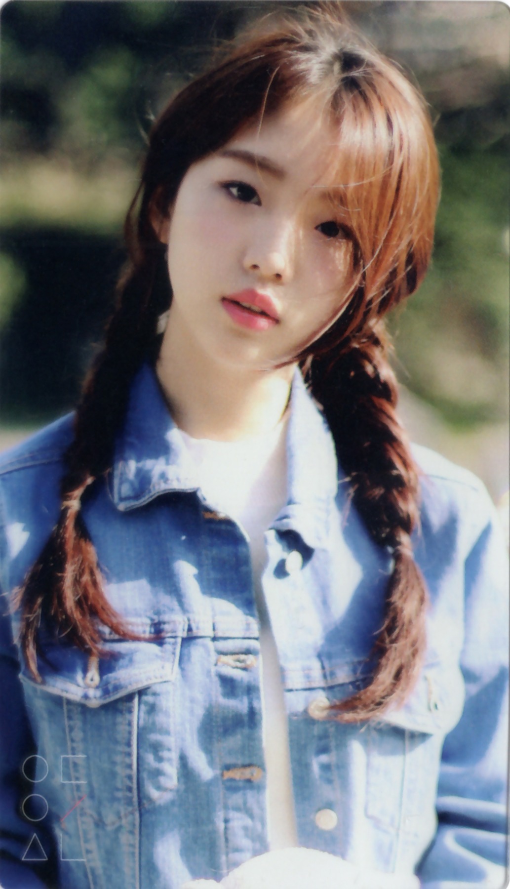 Yeojin LOONA photocard from Clear Card Set