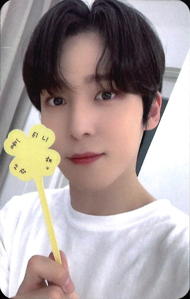 Yunho ATEEZ photocard from Benefit