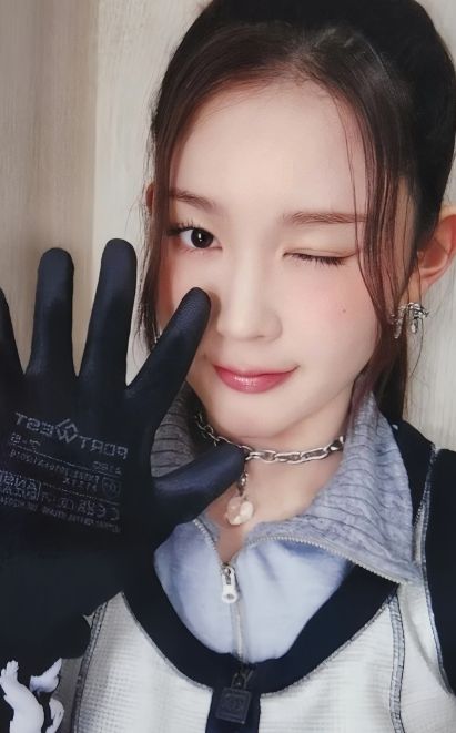 Ana Hearts2Hearts photocard from Preorder