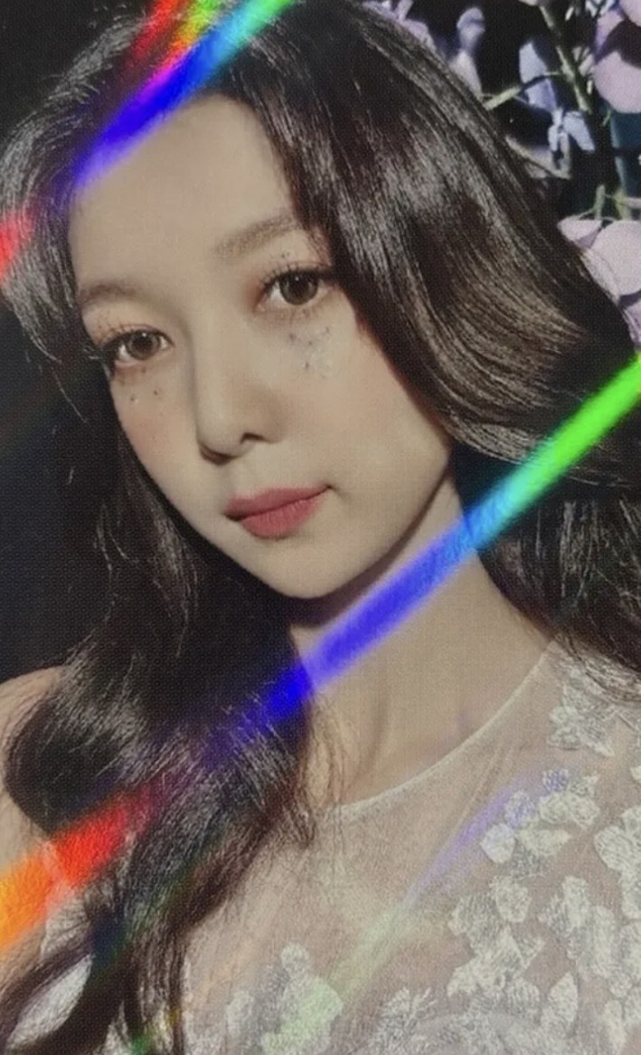Dami Dreamcatcher photocard from Holo Preorder Benefit