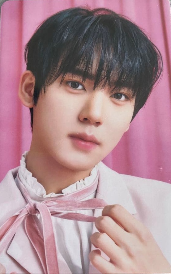 Yujin ZEROBASEONE photocard from Trading Cards