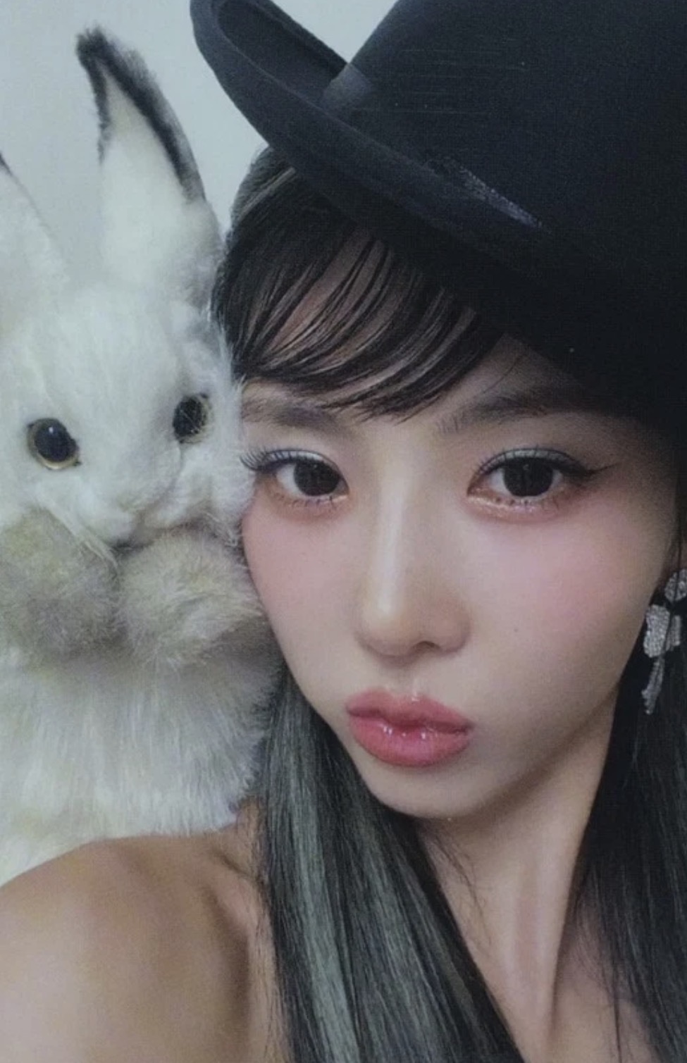 Yoohyeon Dreamcatcher photocard from Photocard Set (Flower Garden ver.)