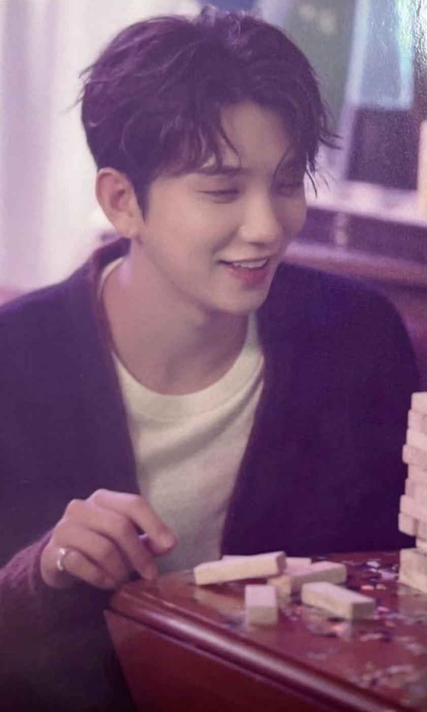 Joshua SEVENTEEN photocard from Tokyo Purchase Benefit