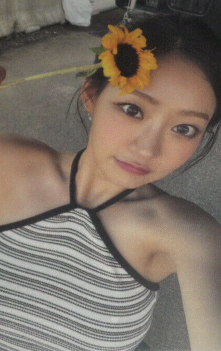 Julie KISS OF LIFE photocard - Lose Yourself Photocard