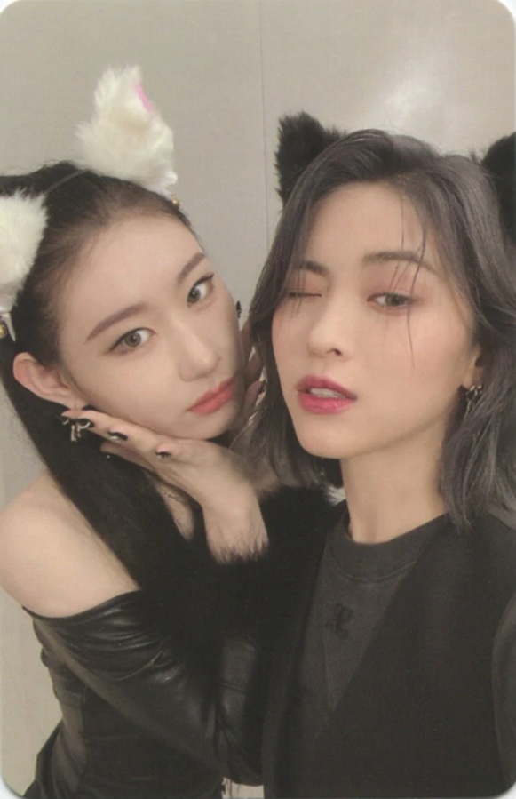  ITZY photocard - Cheshire Photocard