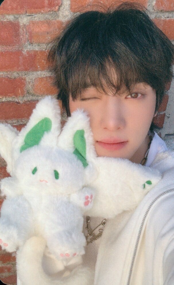 Yujun xikers photocard from Offline