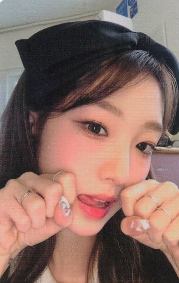Yeojin Loossemble photocard from Photocard