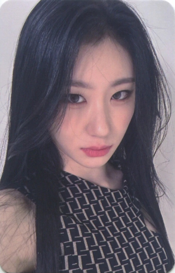 Chaeryeong ITZY photocard from Lucky Draw