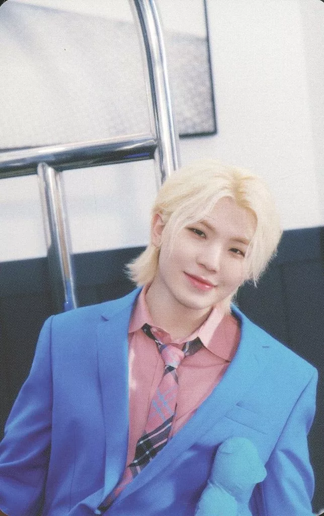 Woozi SEVENTEEN photocard - SPILL THE FEELS Booklet (Random Member set)