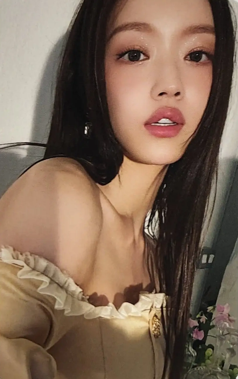 Yooa OH MY GIRL photocard from Benefit