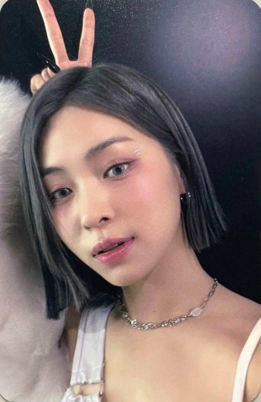 Ryujin ITZY photocard from Benefit