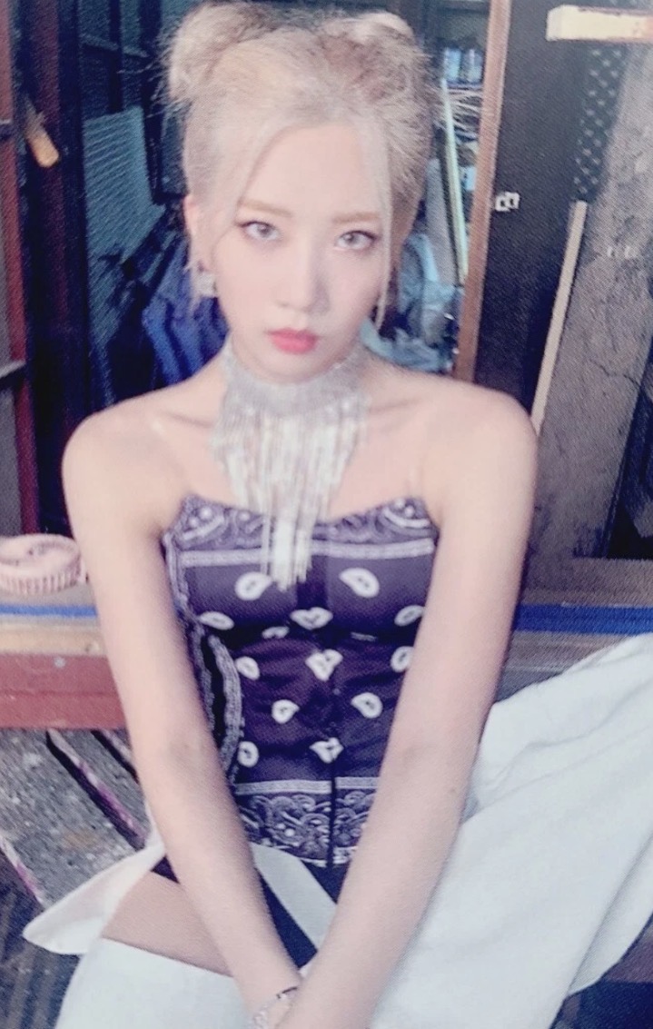 Kim Lip LOONA photocard from Online