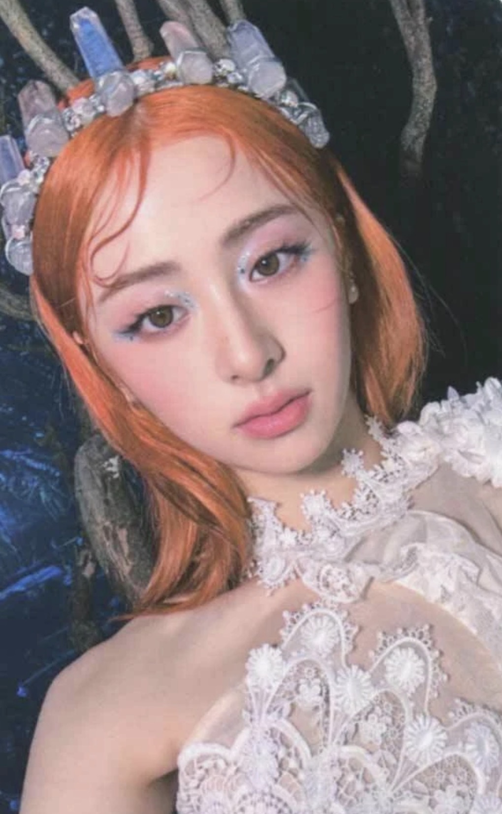 Yunjin LE SSERAFIM photocard from Benefit