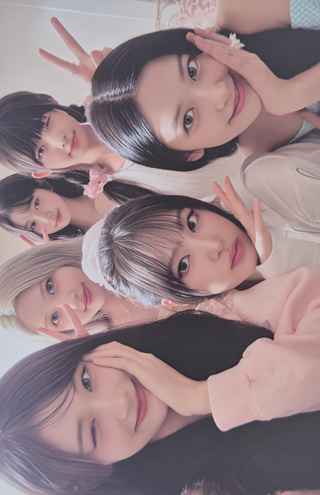 IVE 2nd World Tour 'SHOW WHAT I AM' Random Photocards Pack