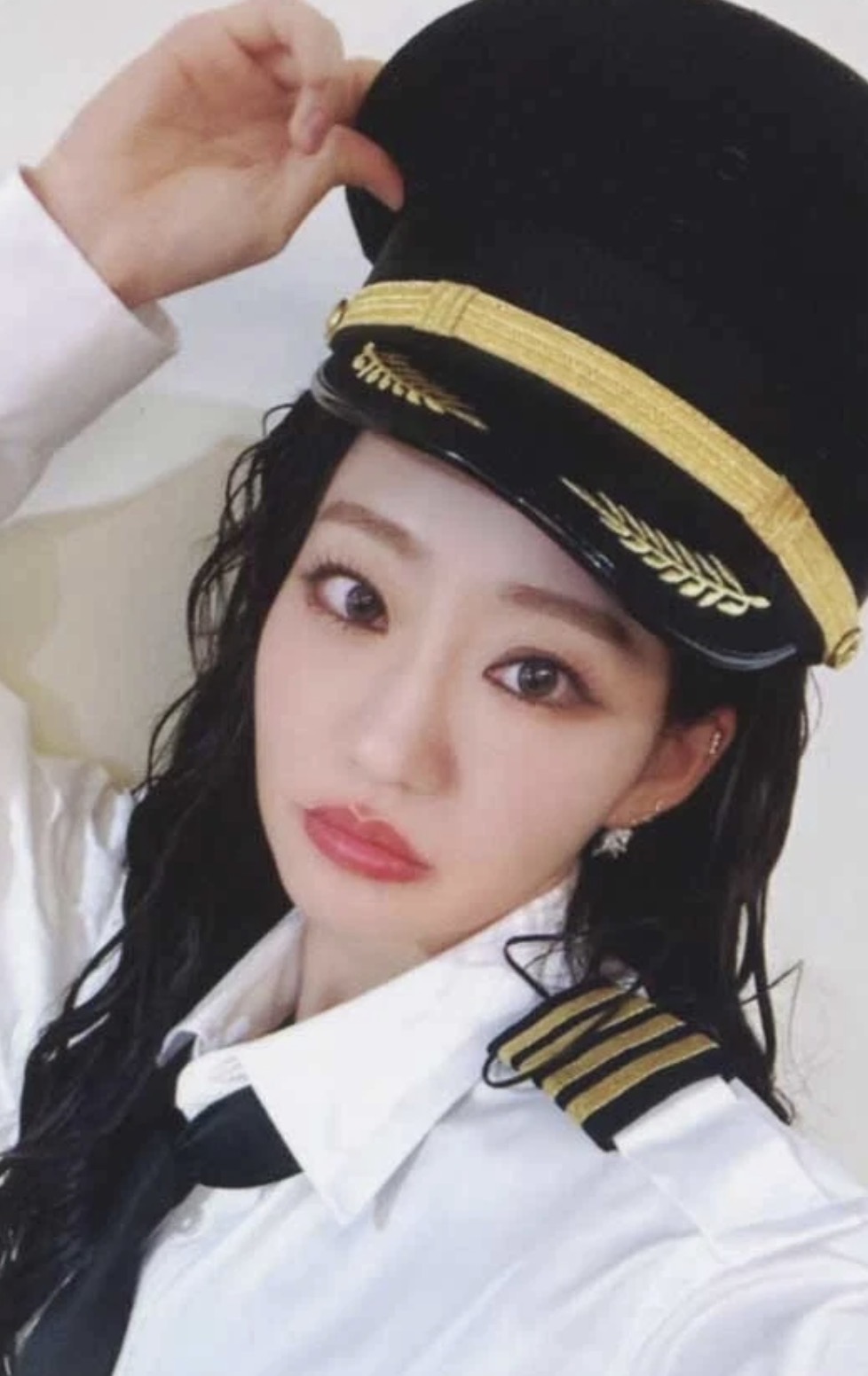 Julie KISS OF LIFE photocard from Online