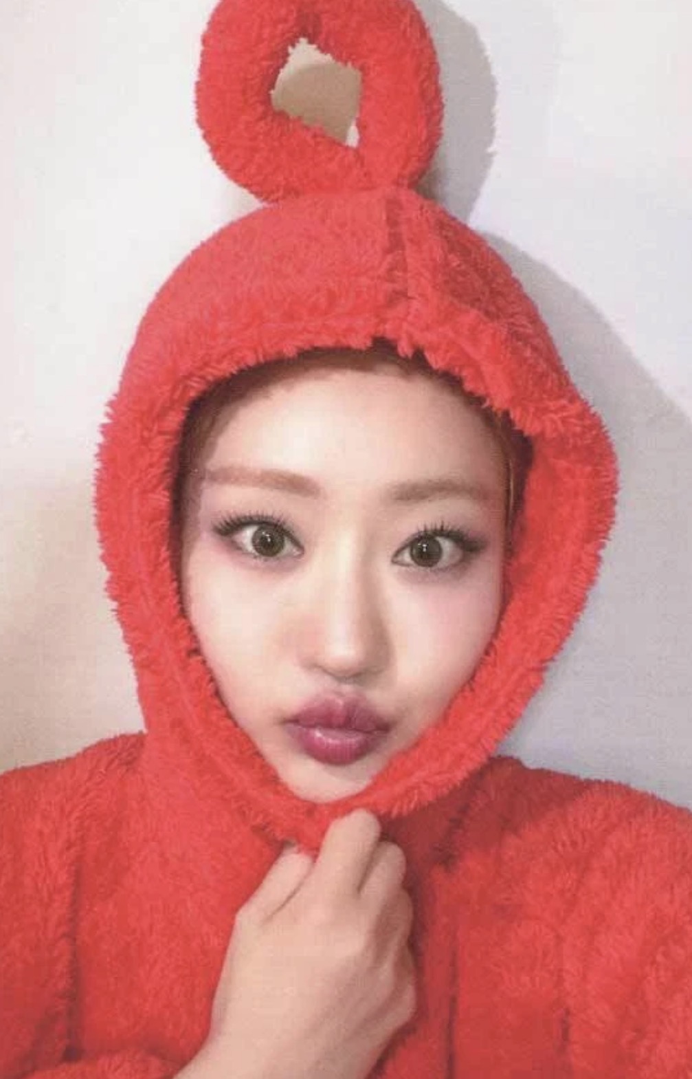 Julie KISS OF LIFE photocard from Benefit