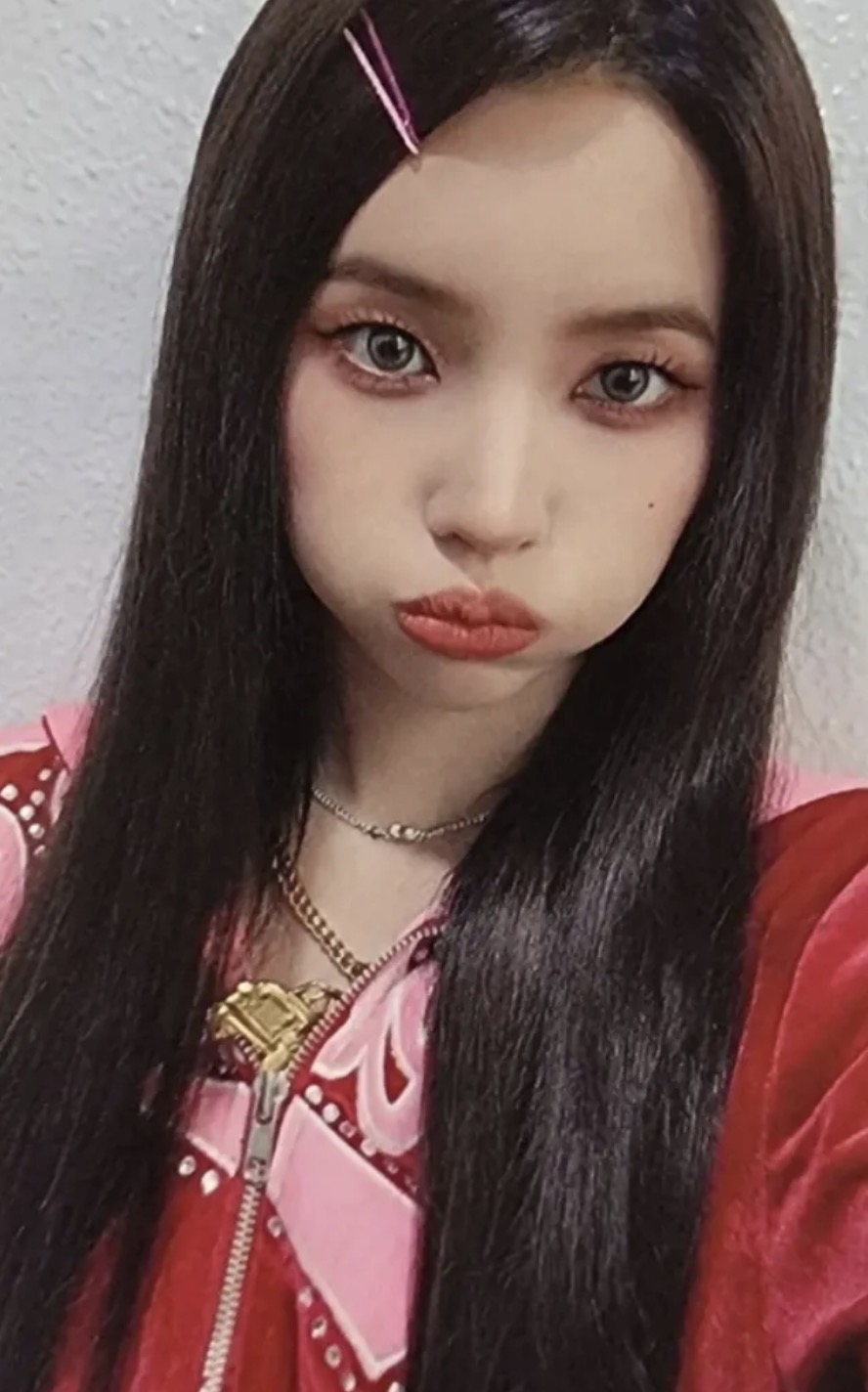 Soyeon I-DLE photocard - I feel Benefit