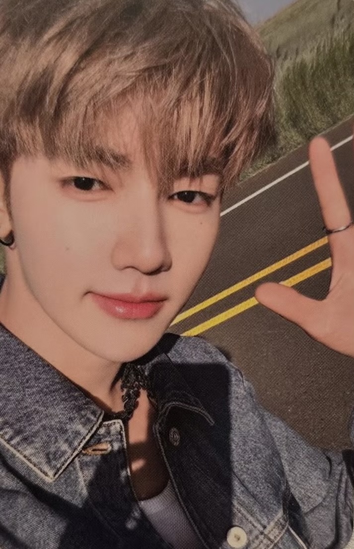 Zhang Hao ZEROBASEONE photocard from Photocards
