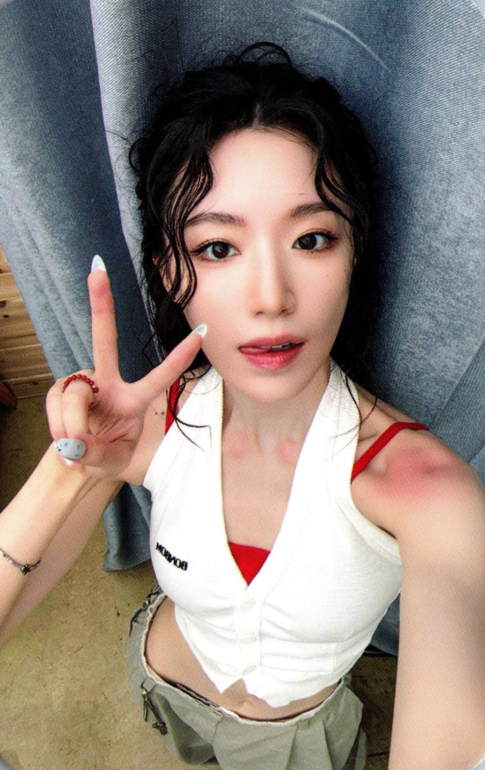 Shuhua I-DLE photocard from Preorder Benefit (Mono ver.)