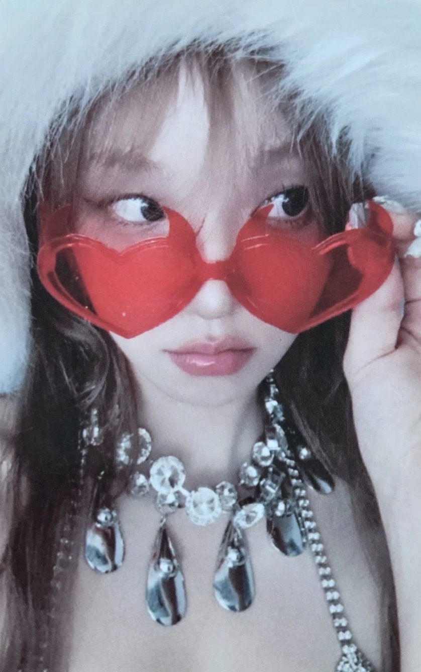 Yuqi I-DLE photocard from Benefit
