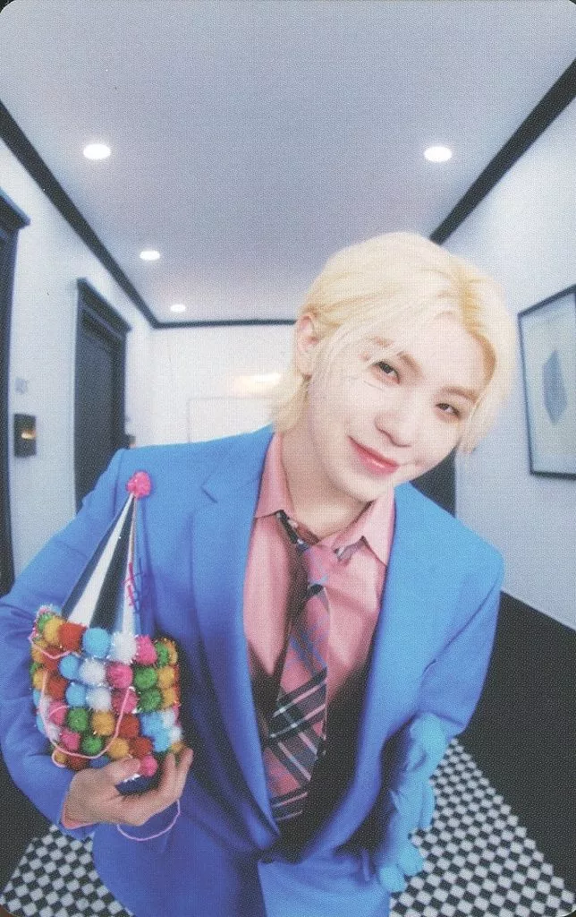 Woozi SEVENTEEN photocard - SPILL THE FEELS Booklet (Random Member set)