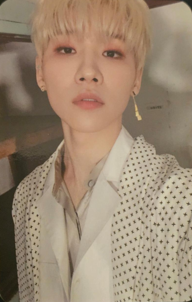 Woong AB6IX photocard from Photocard