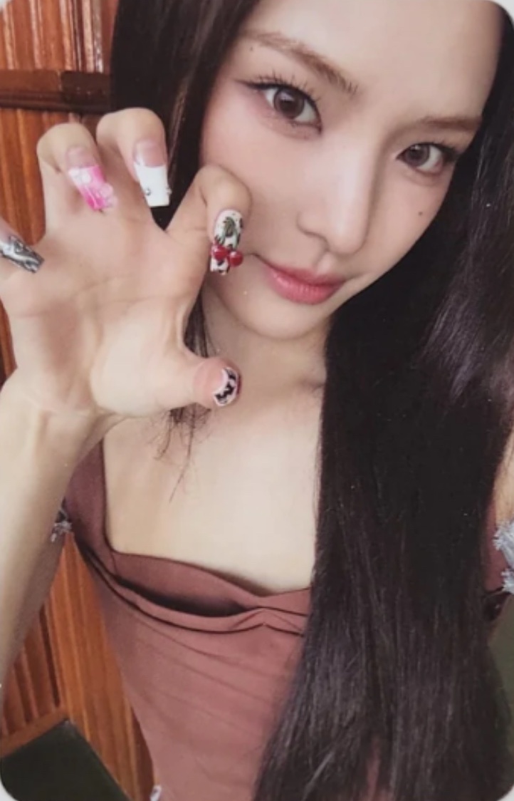 Mai izna photocard from Selfie Photocards