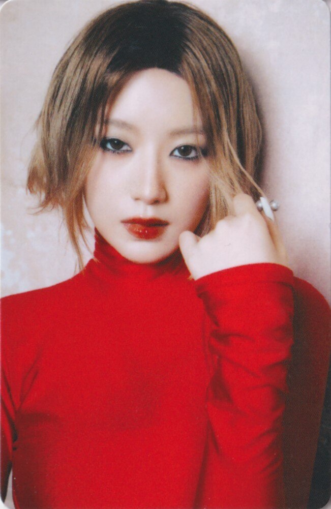 Shuhua I-DLE photocard from 5500¥ Purchase Benefit