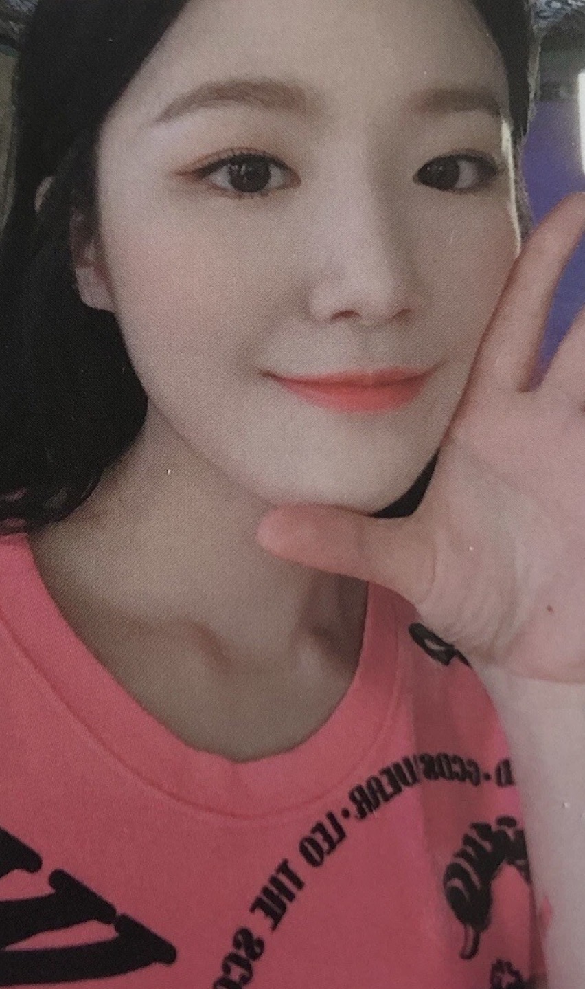 Shuhua I-DLE photocard from Benefit