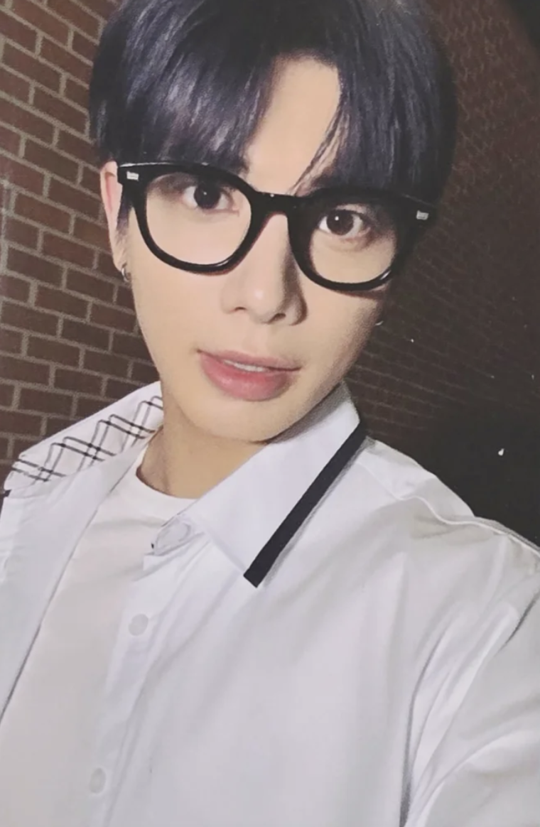 Taehyun TXT photocard from Preorder