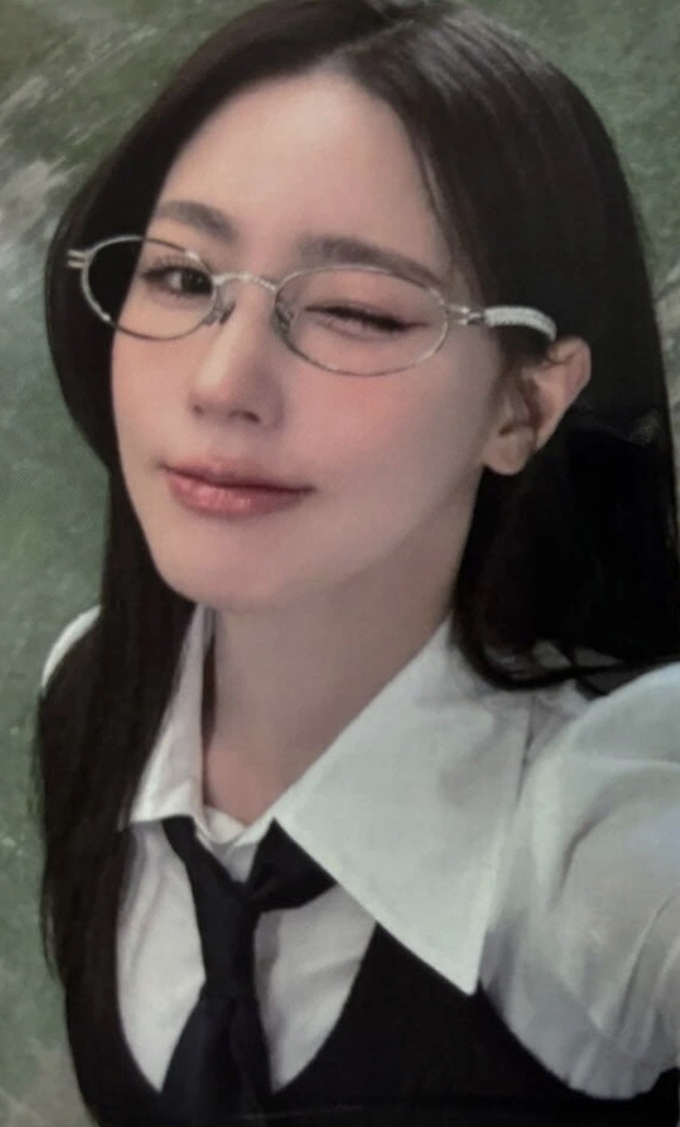 Miyeon I-DLE photocard from Preorder