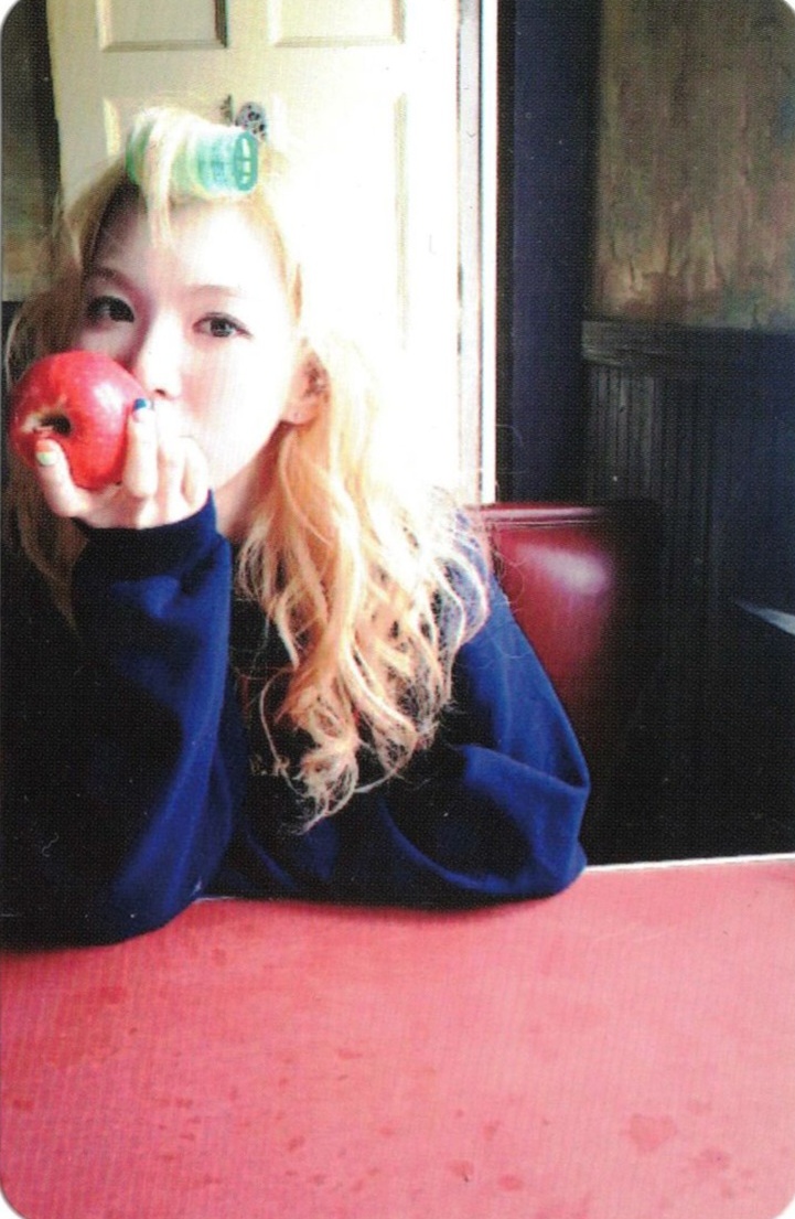 Wendy Red Velvet photocard from Random Cards