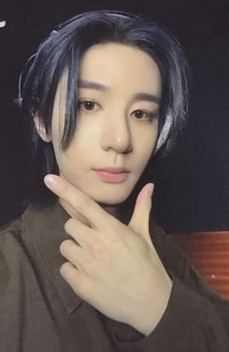 Leehan BOYNEXTDOOR photocard from Pre-Order