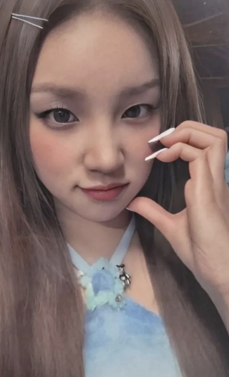 Weverse 1.0 Preorder Benefit