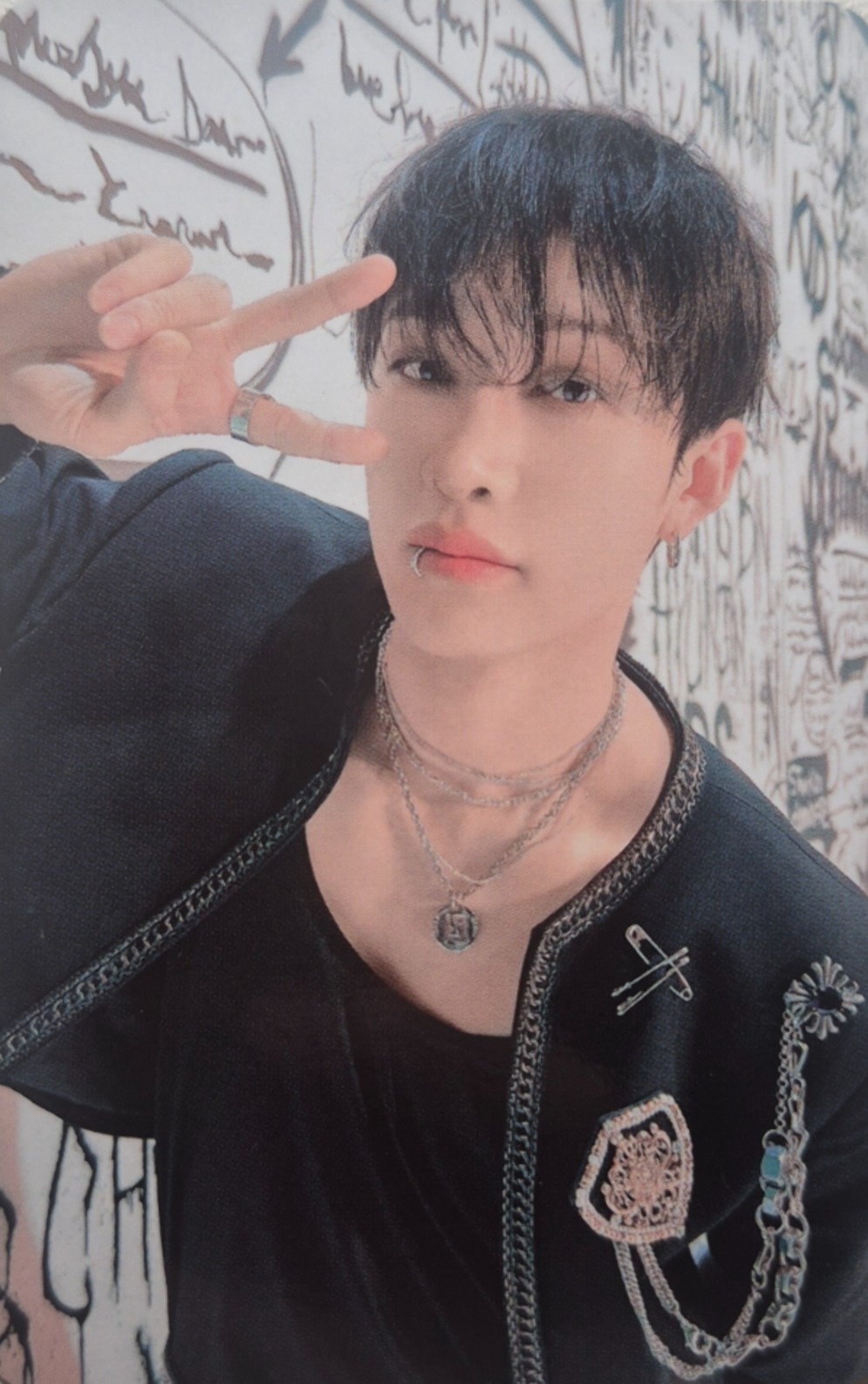 World Tour <dominATE> Skzoo Pin Button and Cover Keyring